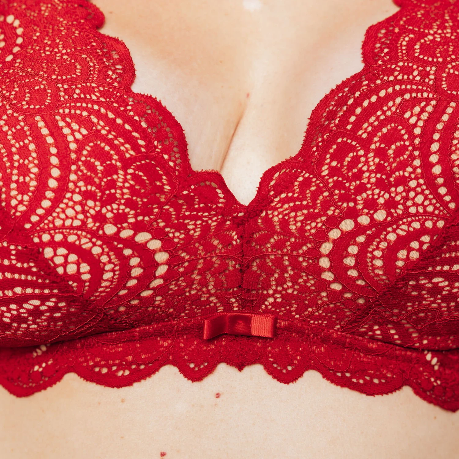 Soutien-gorge Post opératoire Triangle ROUGE Soutien-gorge Post Opératoire Triangle ROUGE -Rougegorge Boutique 11212203 C