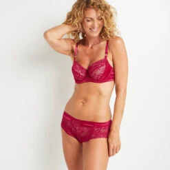 SHORTY DENTELLE ROUGE 4 SHORTY DENTELLE ROUGE -Rougegorge Boutique 11250402 D