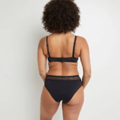 SHORTY MENSTRUEL FLUX ABONDANT NOIR -Rougegorge Boutique 11307301 Z