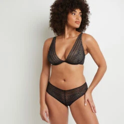 SHORTY DENTELLE NOIR -Rougegorge Boutique 20002700 D