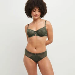 Celine SHORTY DENTELLE KAKI -Rougegorge Boutique 20077000 D