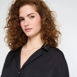 Chemise Manches Courtes Satin NOIR -Rougegorge Boutique 21321300 Z