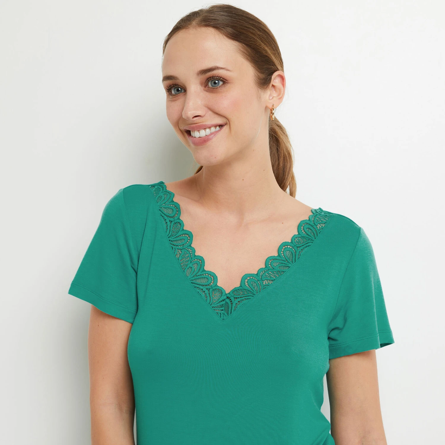 TEE SHIRT MANCHES COURTES VERT TEE SHIRT MANCHES COURTES VERT -Rougegorge Boutique 43186804 M