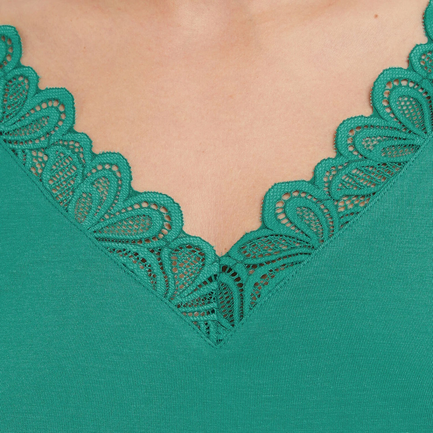 TEE SHIRT MANCHES COURTES VERT TEE SHIRT MANCHES COURTES VERT -Rougegorge Boutique 43186804 Z