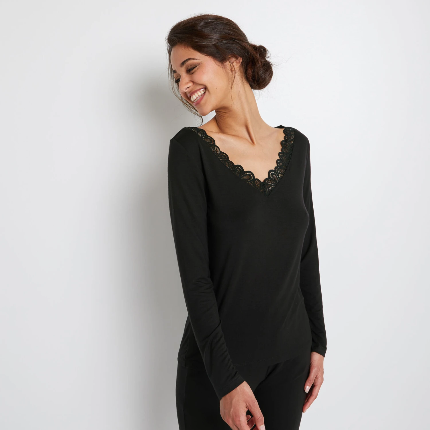 TEE SHIRT MANCHES LONGUES NOIR TEE SHIRT MANCHES LONGUES NOIR -Rougegorge Boutique 43186900 F